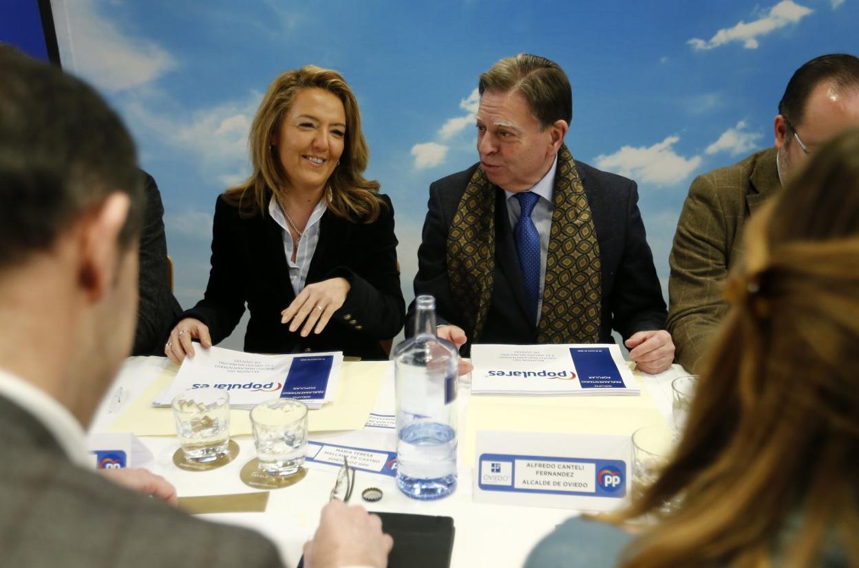 Mallada y Canteli, en una reunión de coordinación del grupo parlamentario en la Junta con el grupo municipal en Oviedo. 