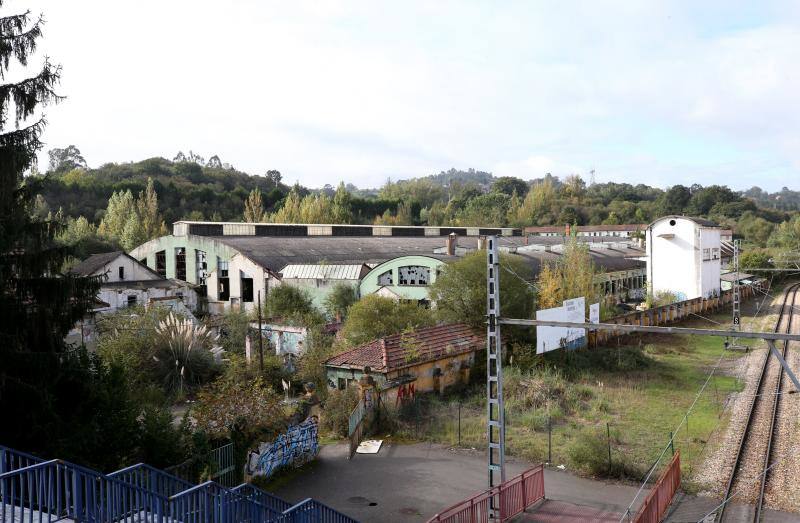 Los vecinos de San Claudio urgen medidas para evitar una desgracia en un recinto que dejó de tener actividad el 30 de abril de 2009, dejando en el paro a 44 trabajadores y dando carpetazo a 108 años de esplendor y exportación del nombre de San Claudio y de la ciudad de Oviedo.