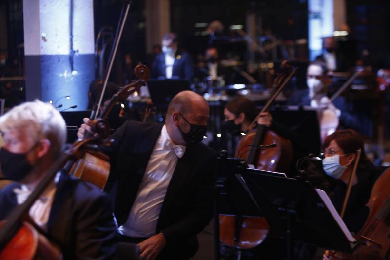 La Orquesta Sinfónica del Principado (OSPA) interpretó este jueves las obras más representativas de los Premios Princesa de Asturias de las Artes: Ennio Morricone y John Williams. Todo ello bajo la dirección de Andrea Morricone y Óliver Díaz.