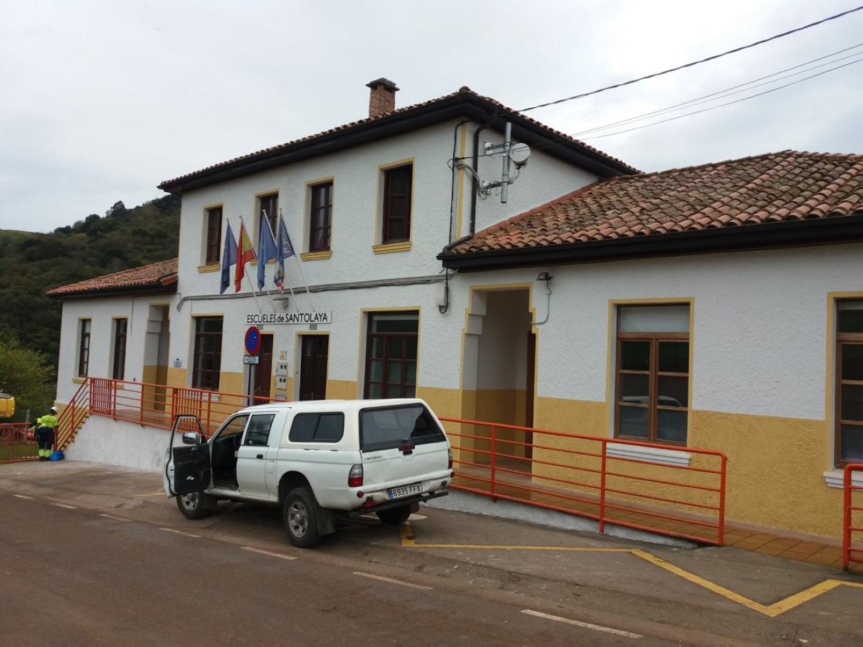 Escuela de Santolaya, en Cabranes. 