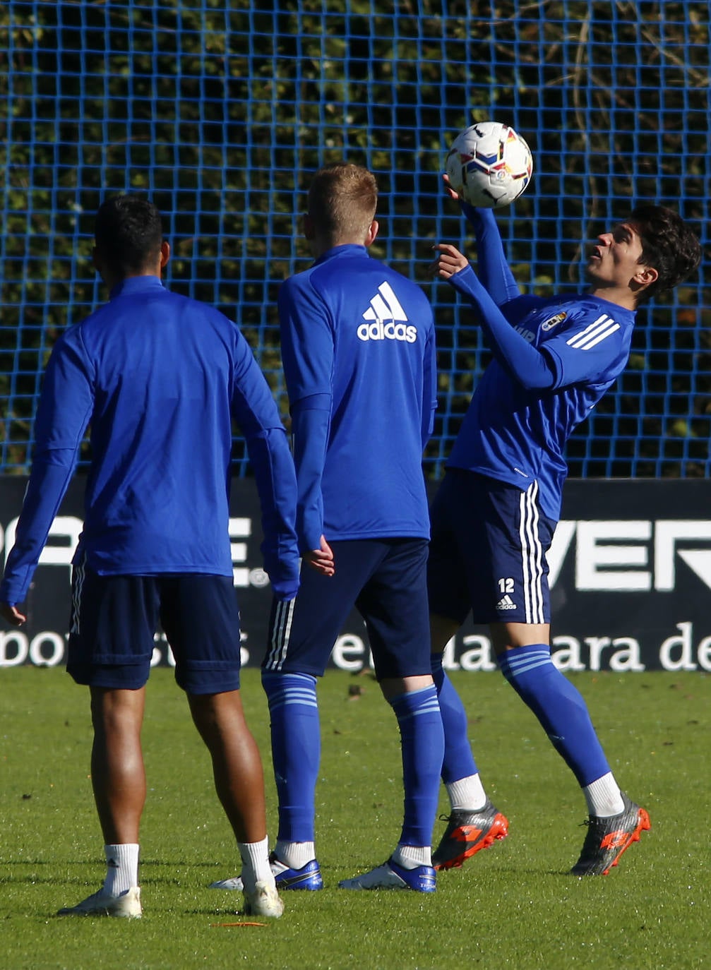 Los jugadores del Real Oviedo entrenan el viernes previo al encuentro contra el Girona 