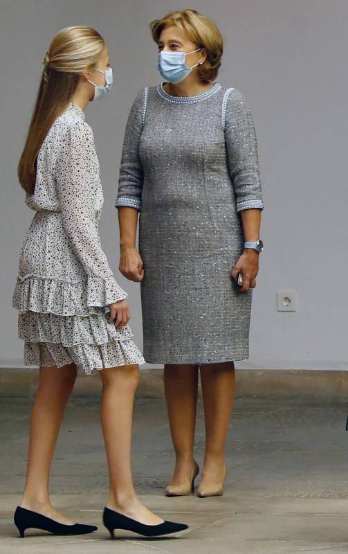 Los Reyes Felipe VI y Letizia y su hijas, la Princesa Leonor y la Infanta Sofía, han recibido a los presidentes de los jurados de los Premios Princesa de Asturias, los patronos de la Fundación Princesa de Asturias y los galardonados este viernes, en el Hotel Reconquista de Oviedo.