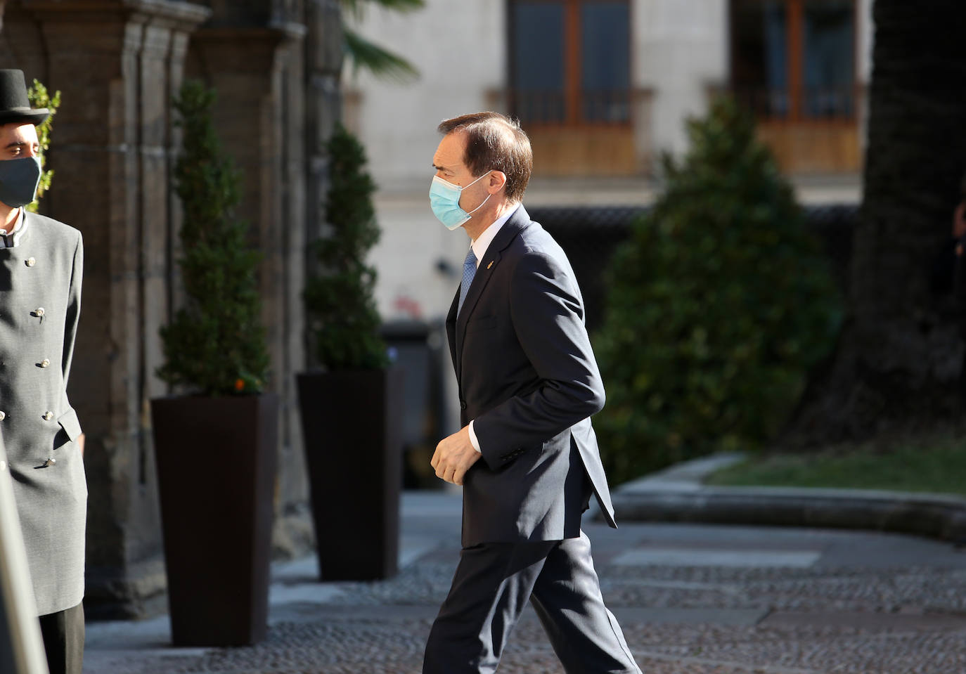 Premiados, patronos de la Fundación Princesa de Asturias y presidentes de los jurados de cada uno de los galardones han acudido a la recepción que la Familia Real ha ofrecido en el Hotel de la Reconquista.