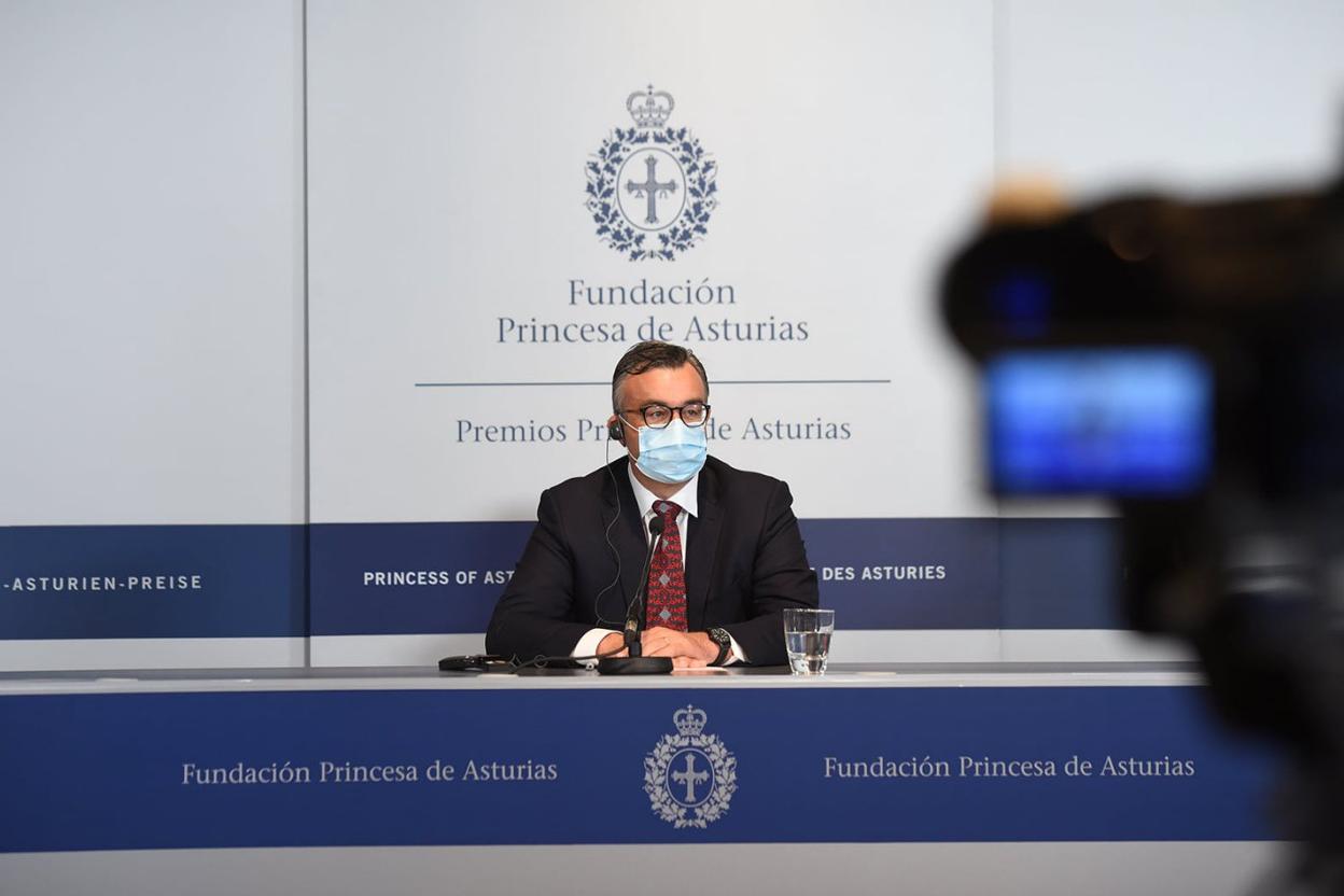 Emmanuel Candès, durante la rueda de prensa que ofreció desde el hotel de la Reconquista. 