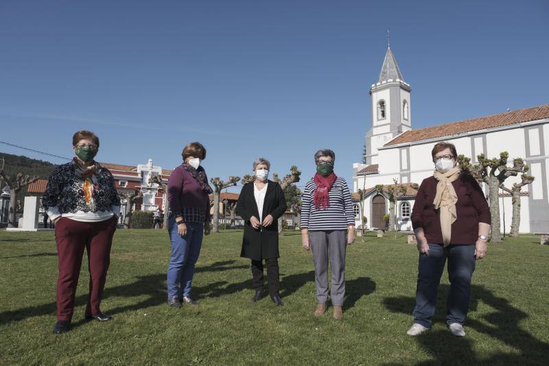 Después de un sábado de muchas emociones tras la visita de los Reyes y sus hijas, los habitantes de Somao tratan de recuperar la normalidad. Así fue el día siguiente en el pueblo tras la presencia de la Familia Real.