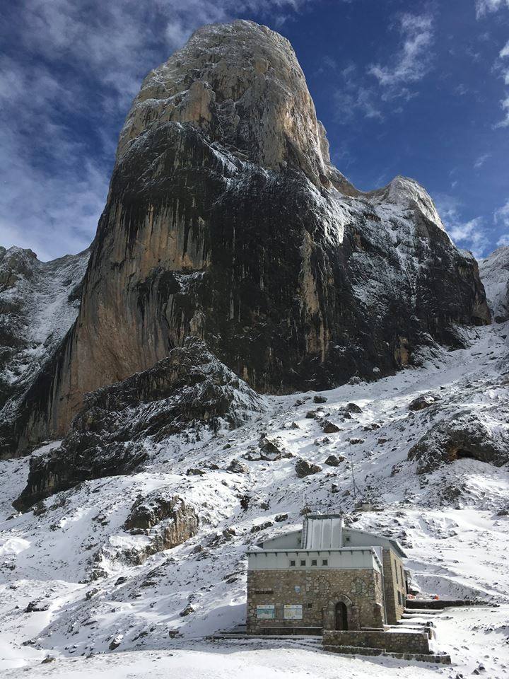 La nieve sobre el Picu Urriellu, Asturias 