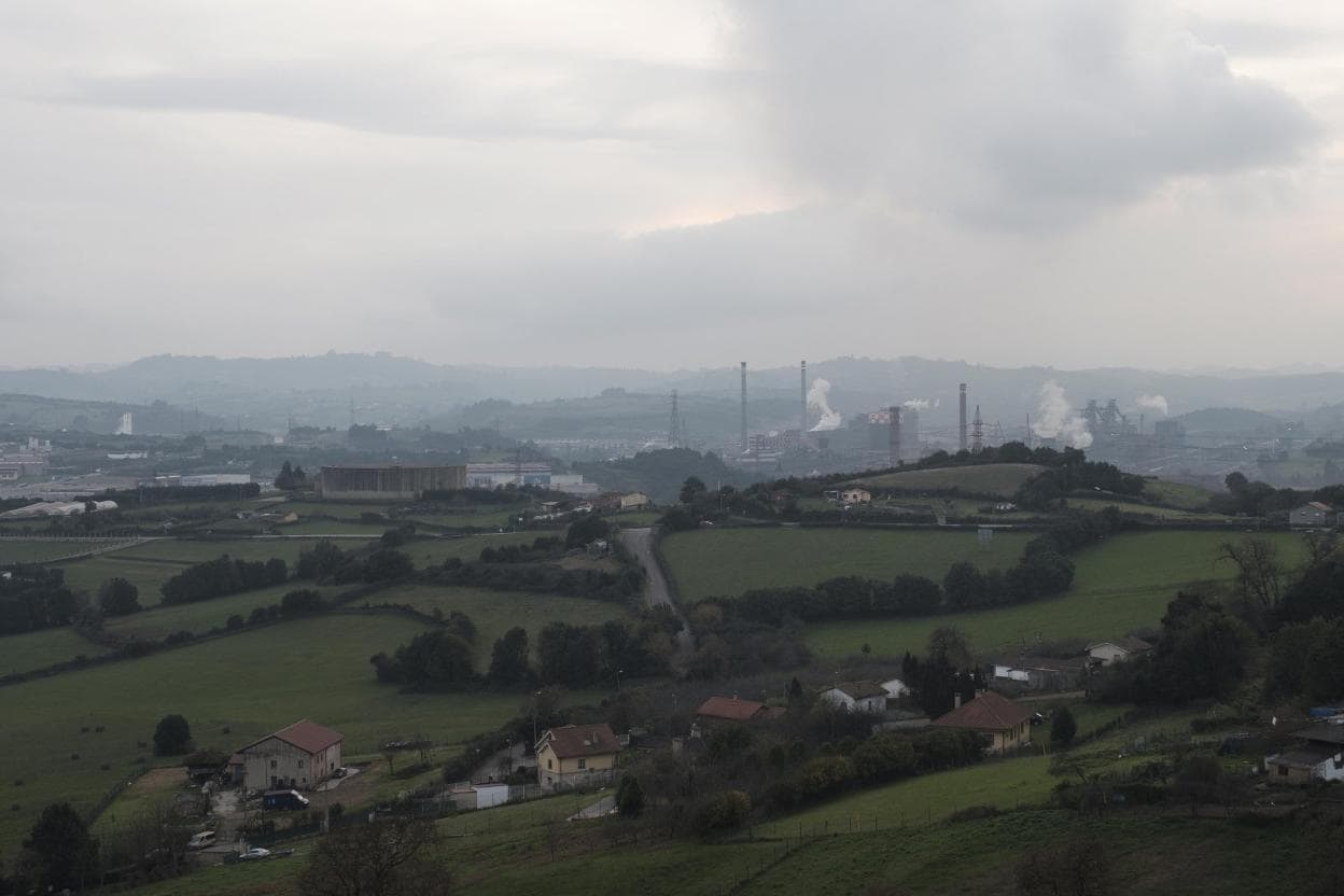 Emisiones a la atmósfera de Arcelor, vistas desde Porceyo. 