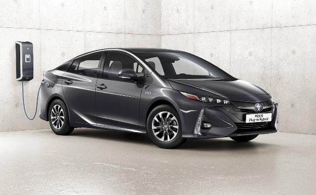 Toyota entra en el mercado de los híbridos enchufables con el nuevo Prius Plug-in