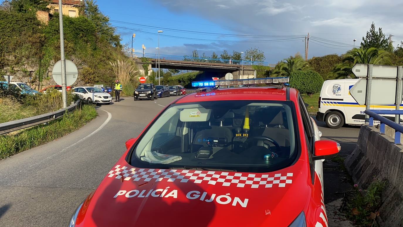 Fotos: Los controles policiales se intensifican en las salidas y entradas de Gijón, Oviedo y Avilés