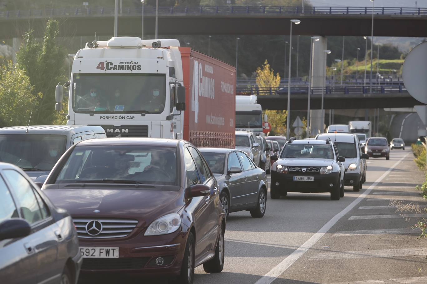 Fotos: Los controles policiales se intensifican en las salidas y entradas de Gijón, Oviedo y Avilés