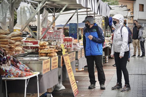 El mercado de Cangas de Onís notó la bajada de clientes. 