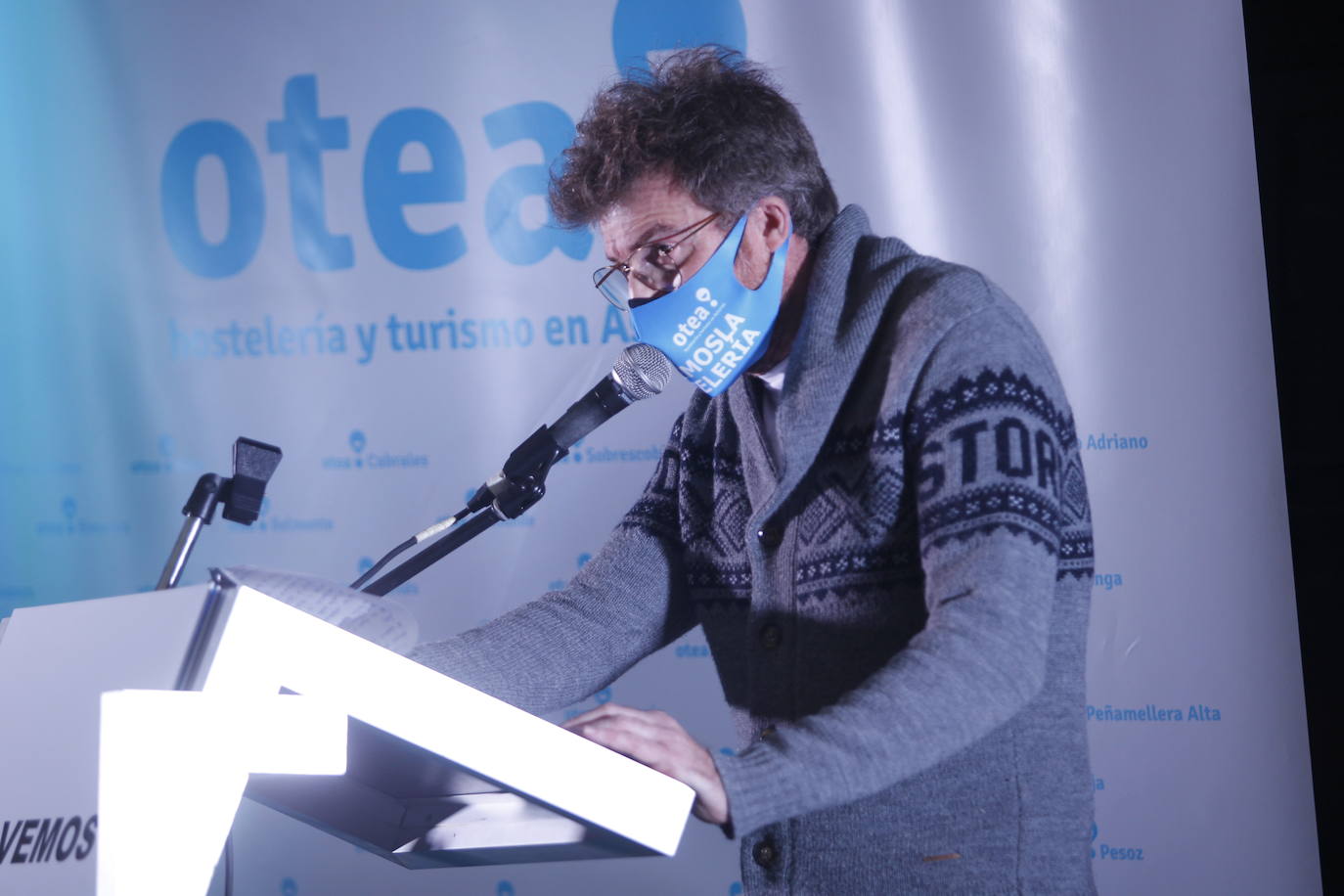 La Asociación de Hostelería y Turismo de Asturias (Otea) ha organizado este martes una concentración en Oviedo contra las medidas adoptadas por las administraciones frente a la pandemia del coronavirus. Además, han reclamado un «plan de rescate ya» —como se podía leer en alguna pancarta— para el sector.