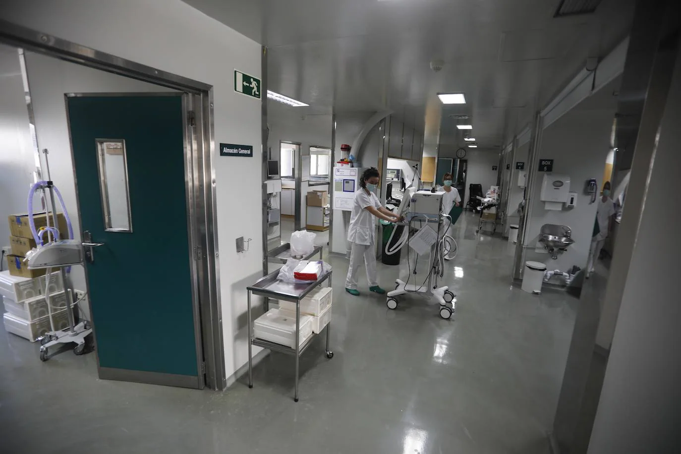 El hospital Valle del Nalón, al límite de su capacidad, suspende las consultas externas