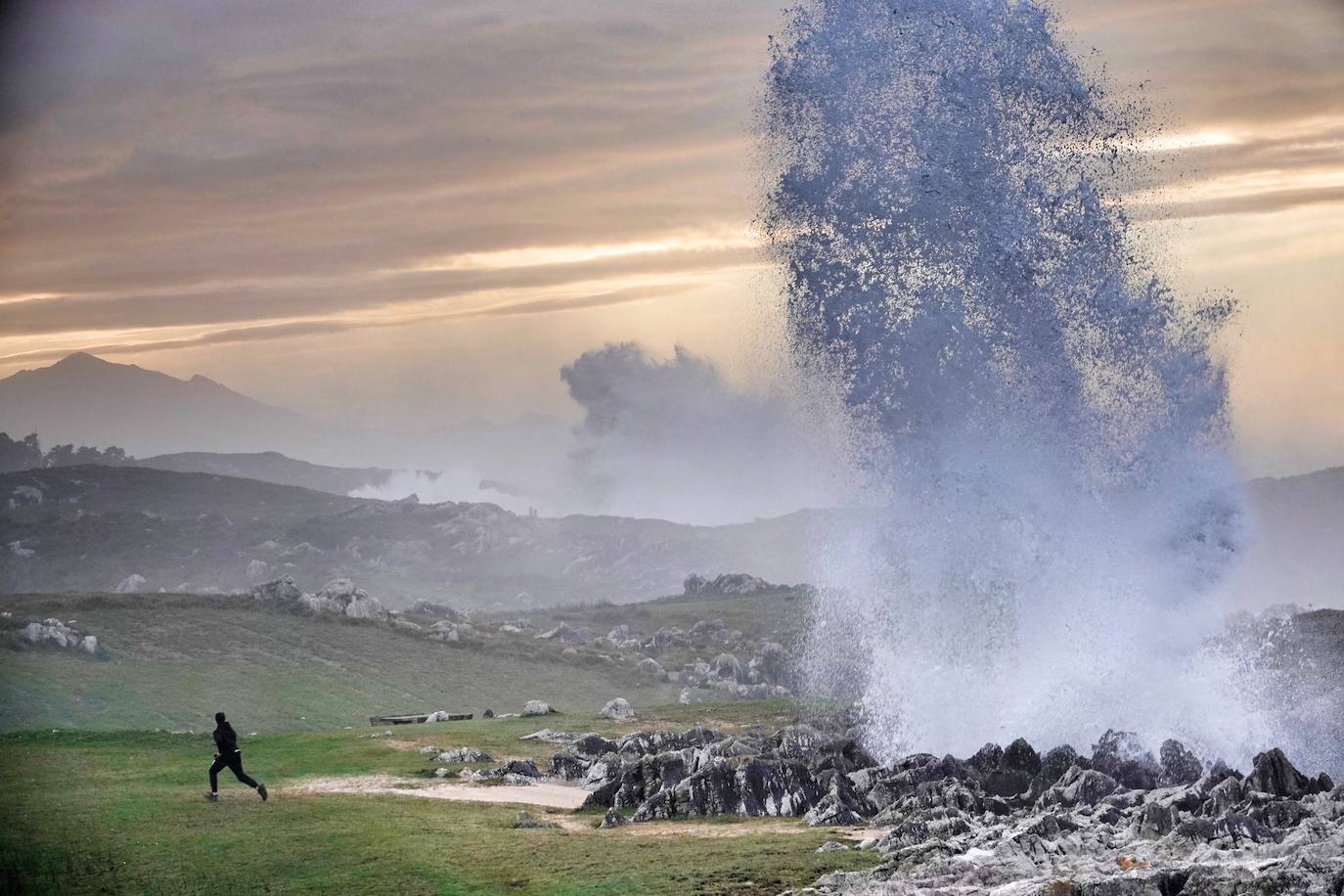 Fotos: Las espectaculares olas que azotaron la costa asturiana