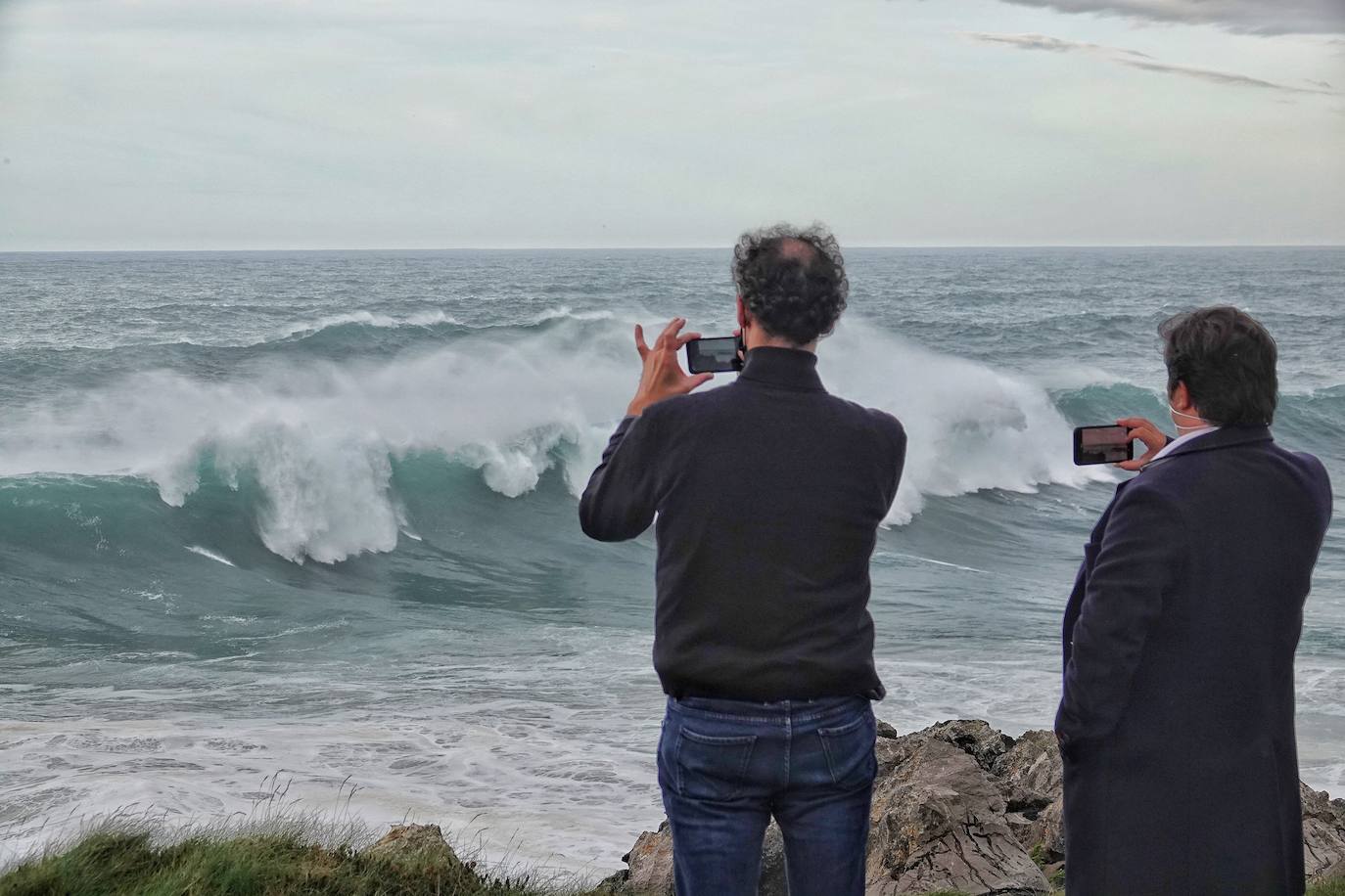 Fotos: Las espectaculares olas que azotaron la costa asturiana