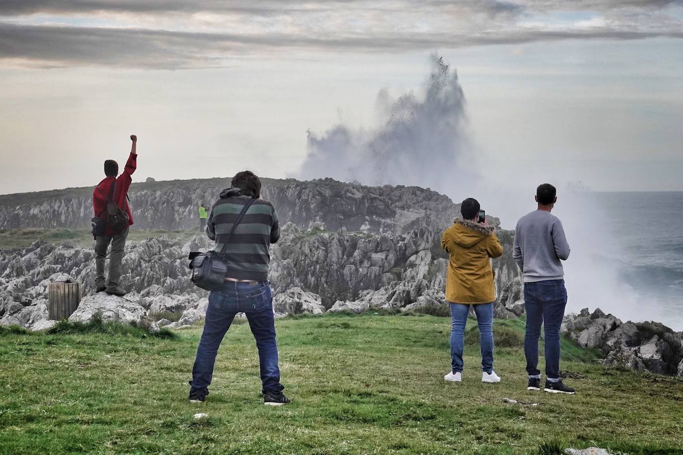 Fotos: Las espectaculares olas que azotaron la costa asturiana