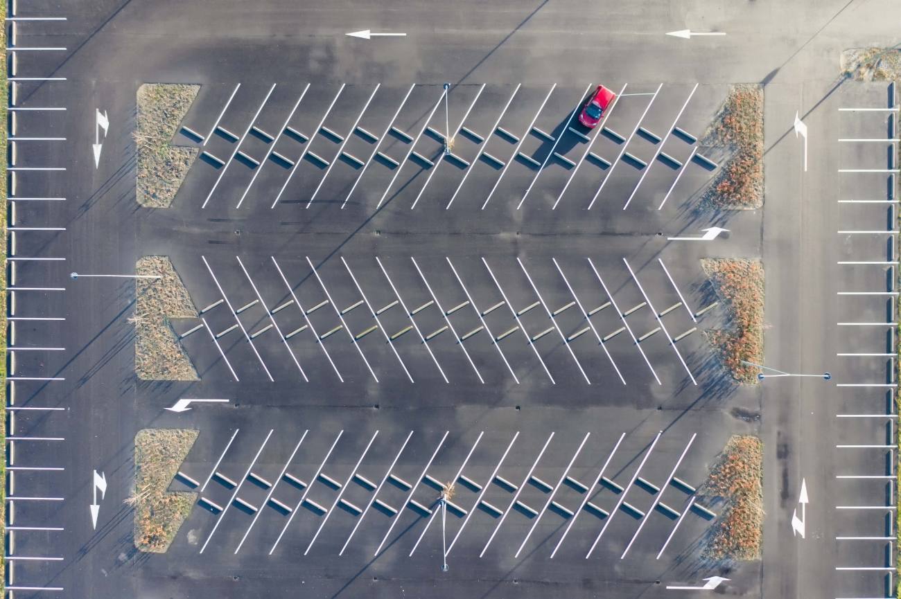 Un parking vacío en Holanda por culpa del confinamiento.