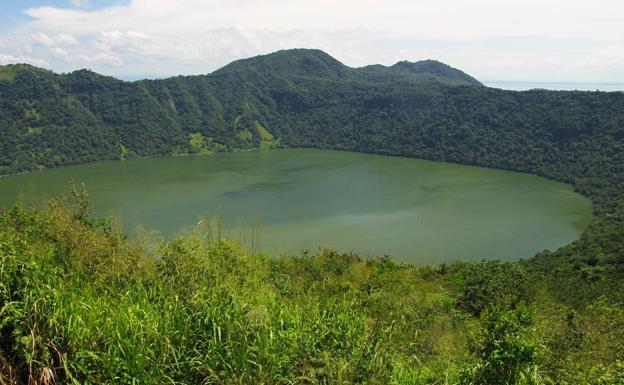 Lago cratérico de Nicaragua (Lago Apoyeque).