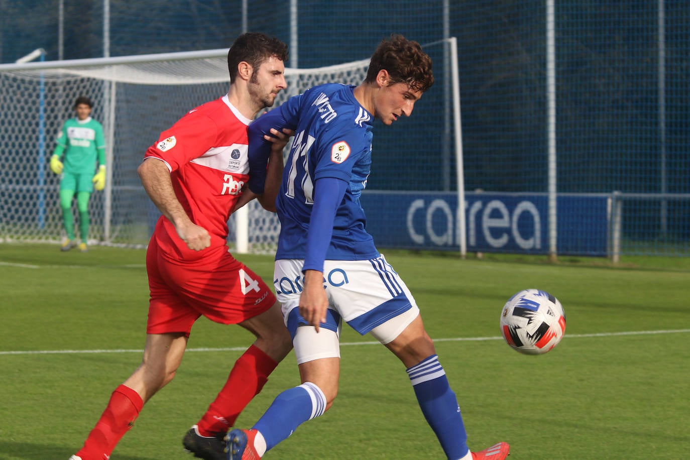 Jugadas del partido entre el Oviedo Vetusta y el Marino celebrado este sábado con victorial local por 2-1.