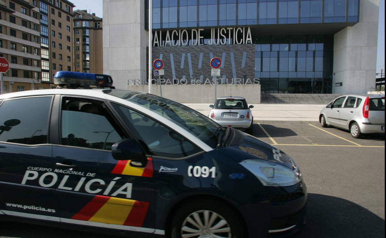 Detenido un vecino de Gijón por la quema de siete contendedores