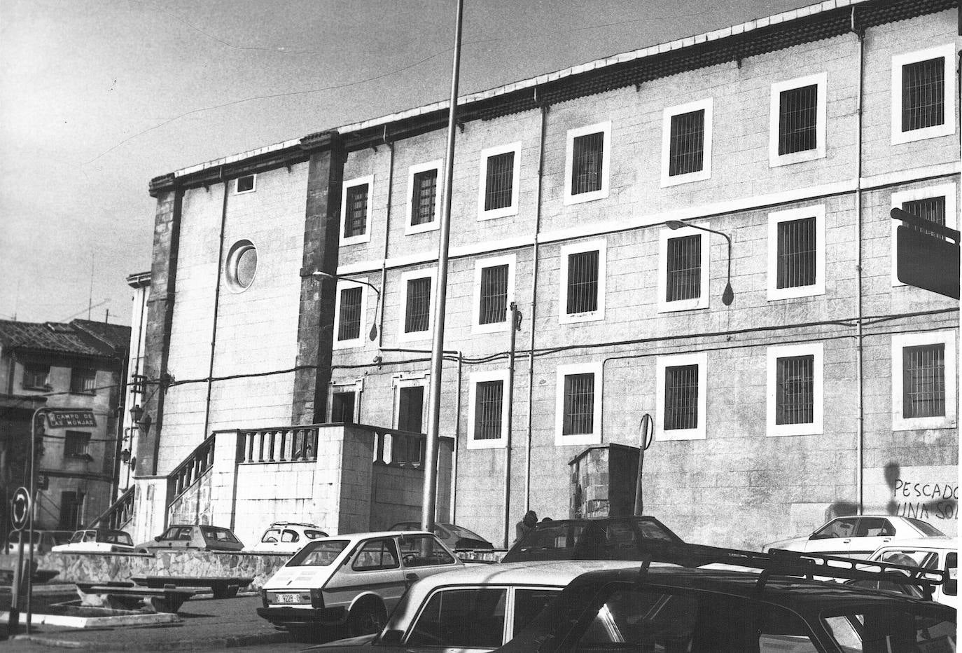 El histórico edificio de Tabacalera en Gijón, de 6.900 metros cuadrados y cinco plantas, será recuperado para usos culturales. Será una nueva etapa para un emblemático inmueble que fue también iglesia y vicaría.