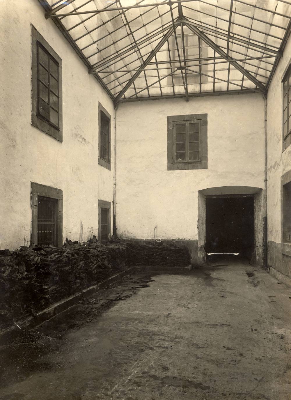 El histórico edificio de Tabacalera en Gijón, de 6.900 metros cuadrados y cinco plantas, será recuperado para usos culturales. Será una nueva etapa para un emblemático inmueble que fue también iglesia y vicaría.