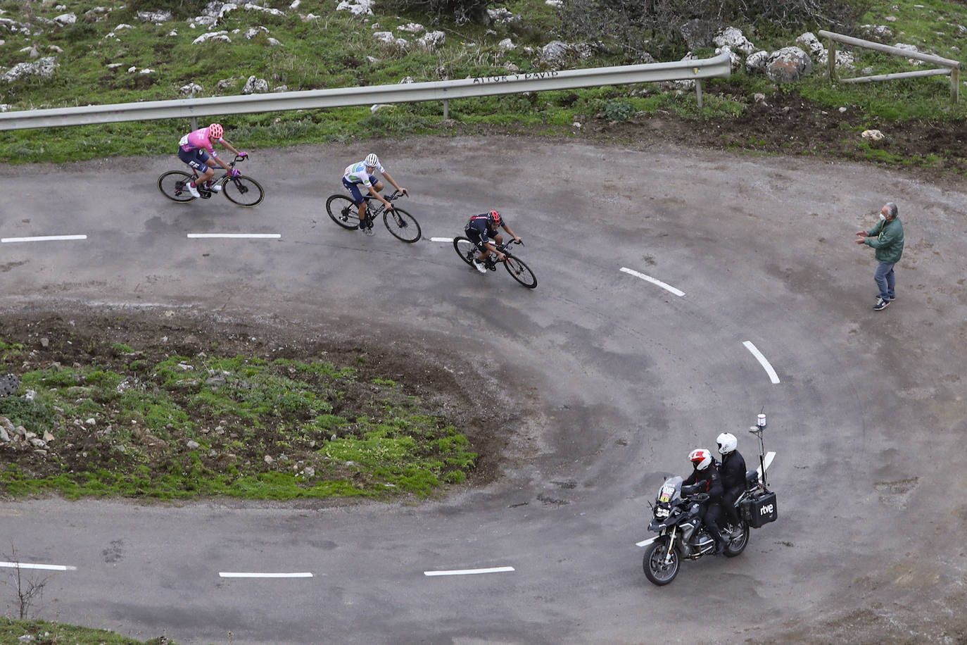 Segunda jornada de la Vuelta Ciclista en tierras asturianas, que transcurrió entre Pola de Laviana y L'Angliru.