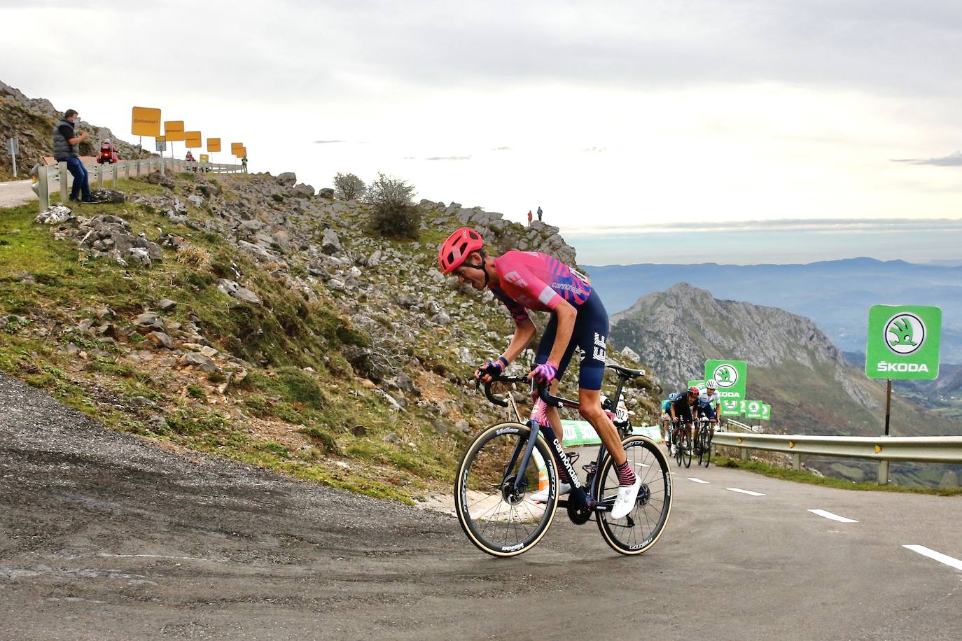 Segunda jornada de la Vuelta Ciclista en tierras asturianas, que transcurrió entre Pola de Laviana y L'Angliru.