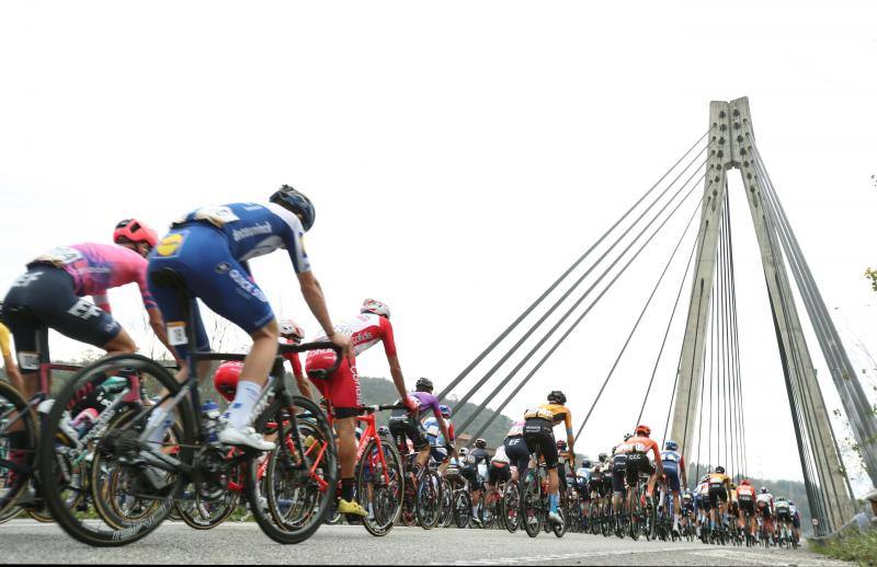 Segunda jornada de la Vuelta Ciclista en tierras asturianas, que transcurrió entre Pola de Laviana y L'Angliru.