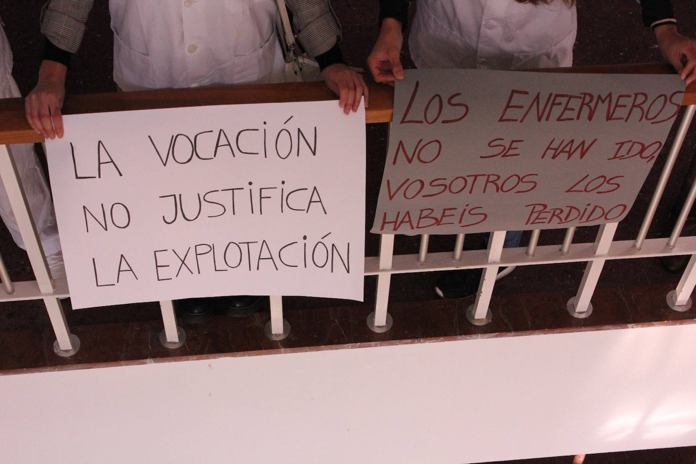 El personal de Cabueñes reclama la dimisión de la gerencia y de la dirección del hospital en una nueva protesta 