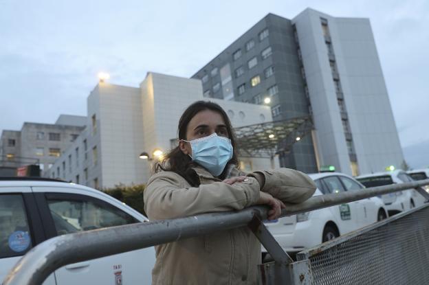 «Llevo bolsas de basura por perneras»