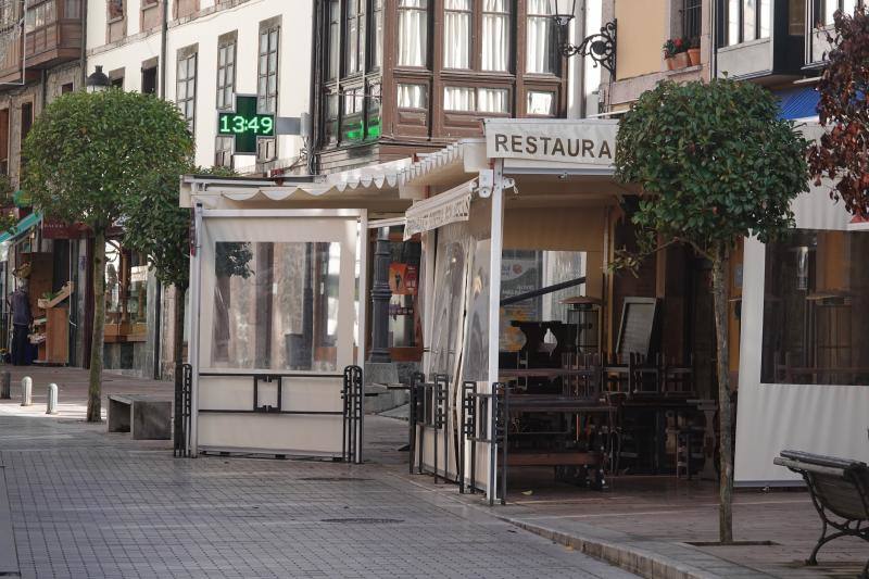 El buen tiempo se impone a las restricciones y anima a los asturianos a salir a la calle