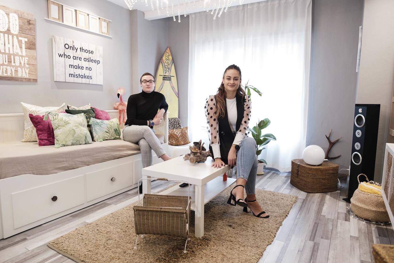 Los hermanos comparten un piso que ha sido reformado en su totalidad bajo la supervisión de sus padres.