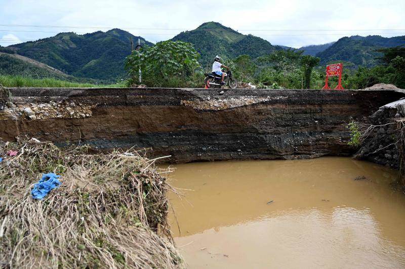 El ciclón Eta deja alrededor de 150 fallecidos o desaparecidos tras su paso por la zona norte de Guatemala. Un deslizamiento de tierras enterró unas 150 viviendas en Quejá, en el municipio de San Cristóbal Verapaz.