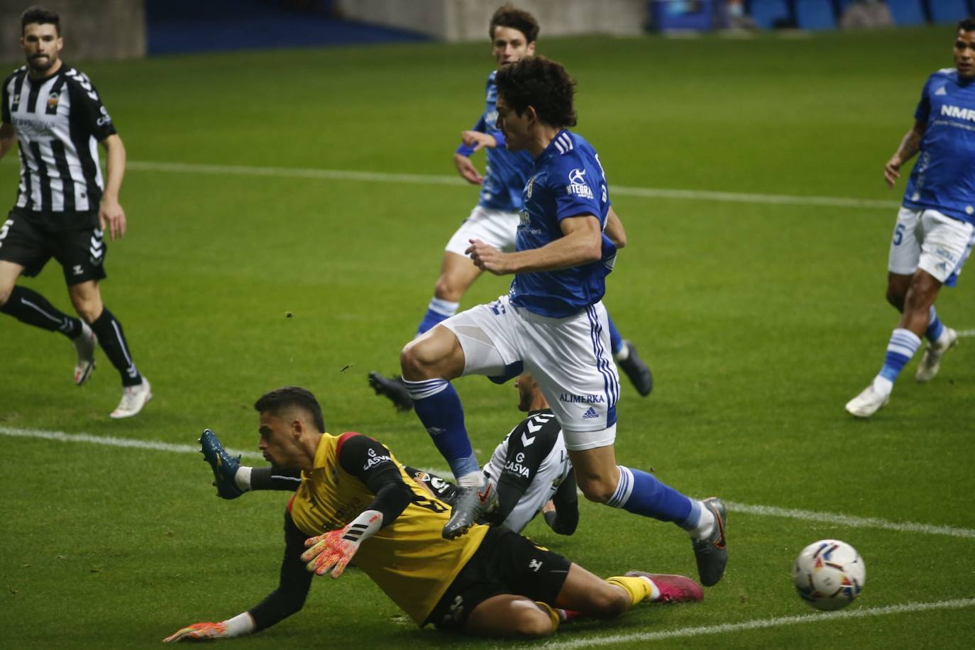 Fotos: Las imágenes del Real Oviedo - Castellón