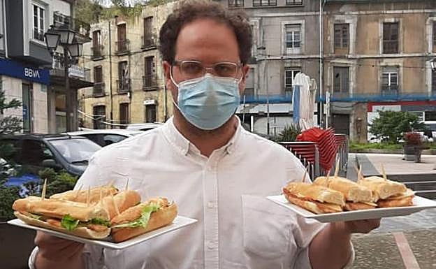 Bocadillos gratis en Piloña para protestar por la prohibición de venta