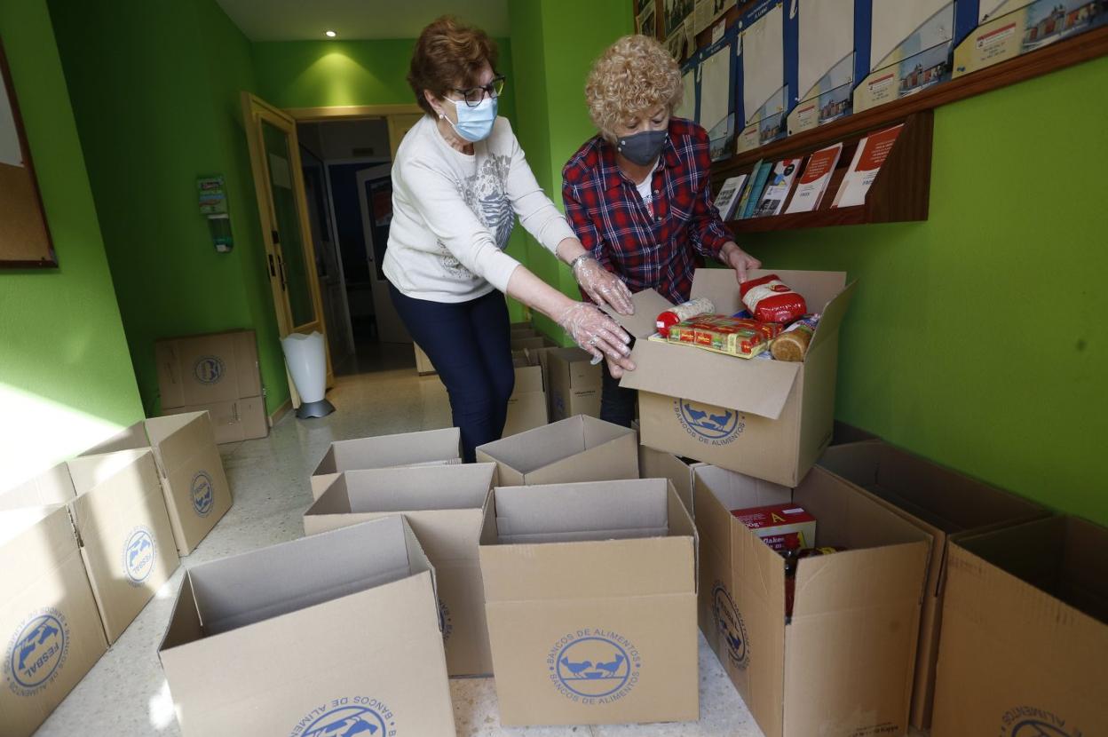 Ascensión Becares y Marisa Suárez, en la sede de El Llano. 