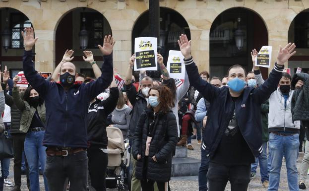 Protesta en la plaza Mayor de Gijón.