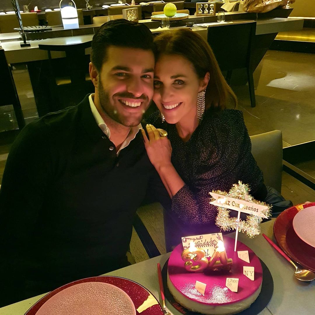 Paula y Miguel celebran el 34 cumpleaños de él. 