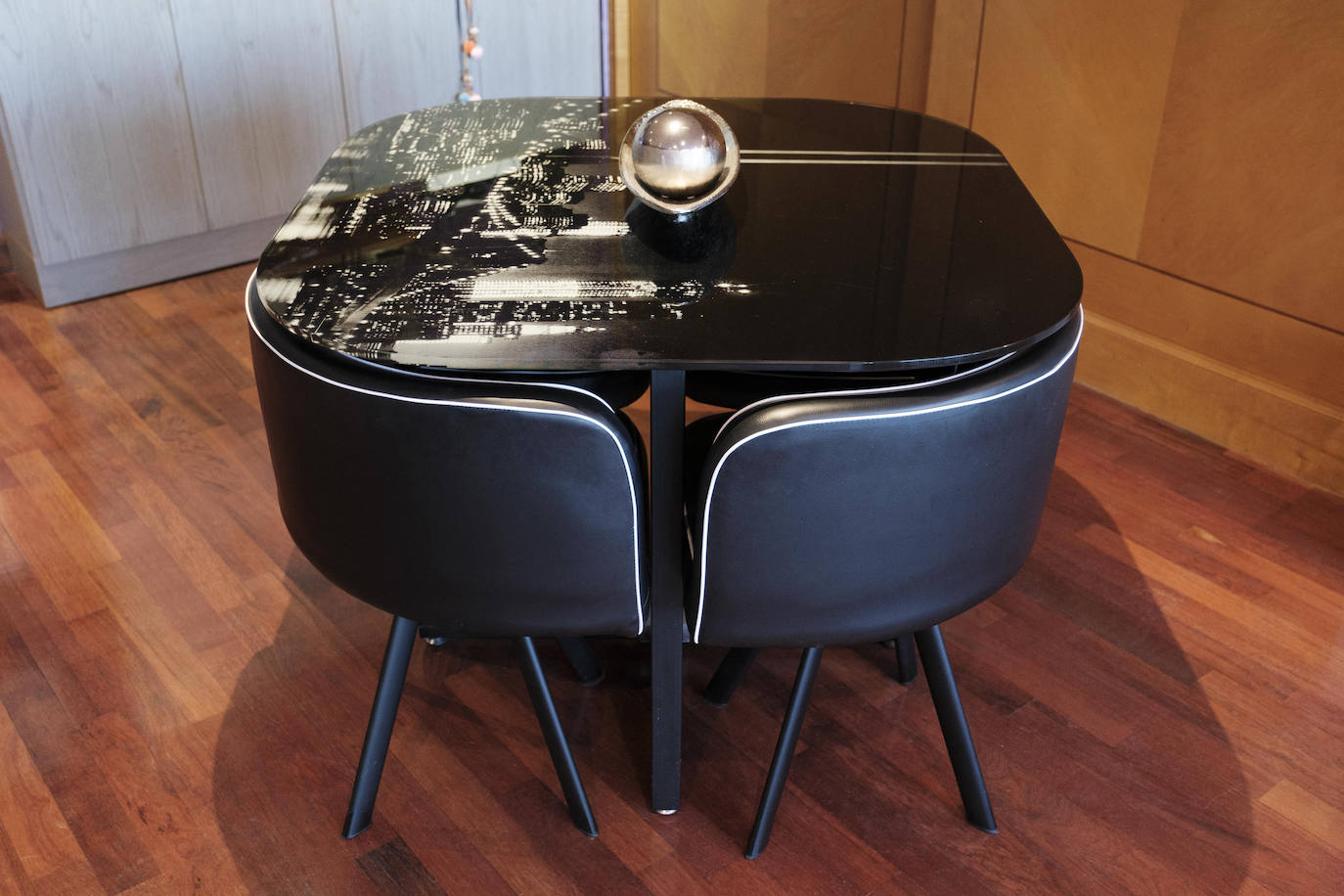 Tanto la casa como el acceso a la terraza se han acomodado para el desplazamiento en silla de ruedas.