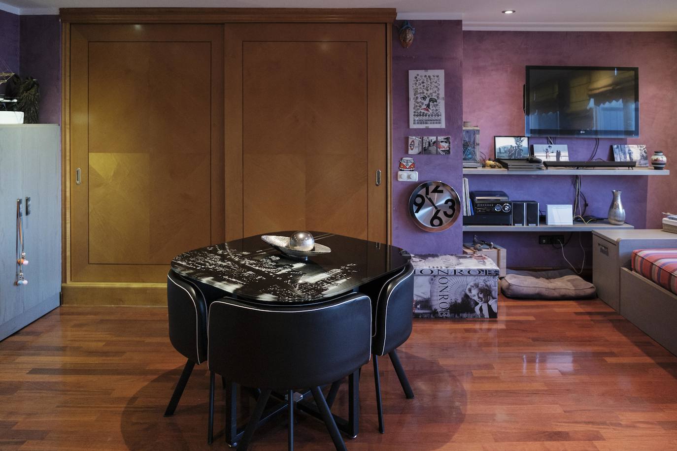 Tanto la casa como el acceso a la terraza se han acomodado para el desplazamiento en silla de ruedas.