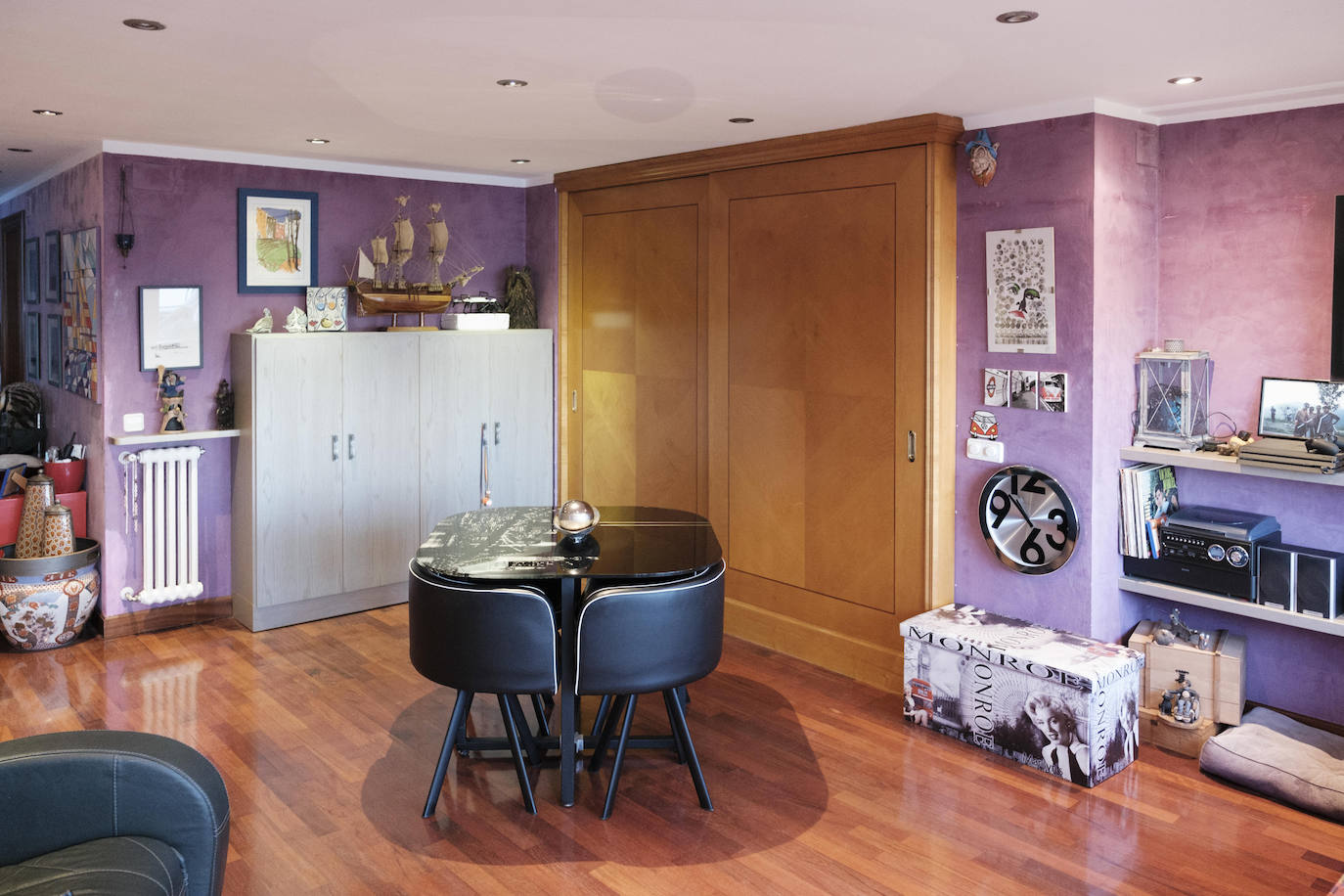 Tanto la casa como el acceso a la terraza se han acomodado para el desplazamiento en silla de ruedas.