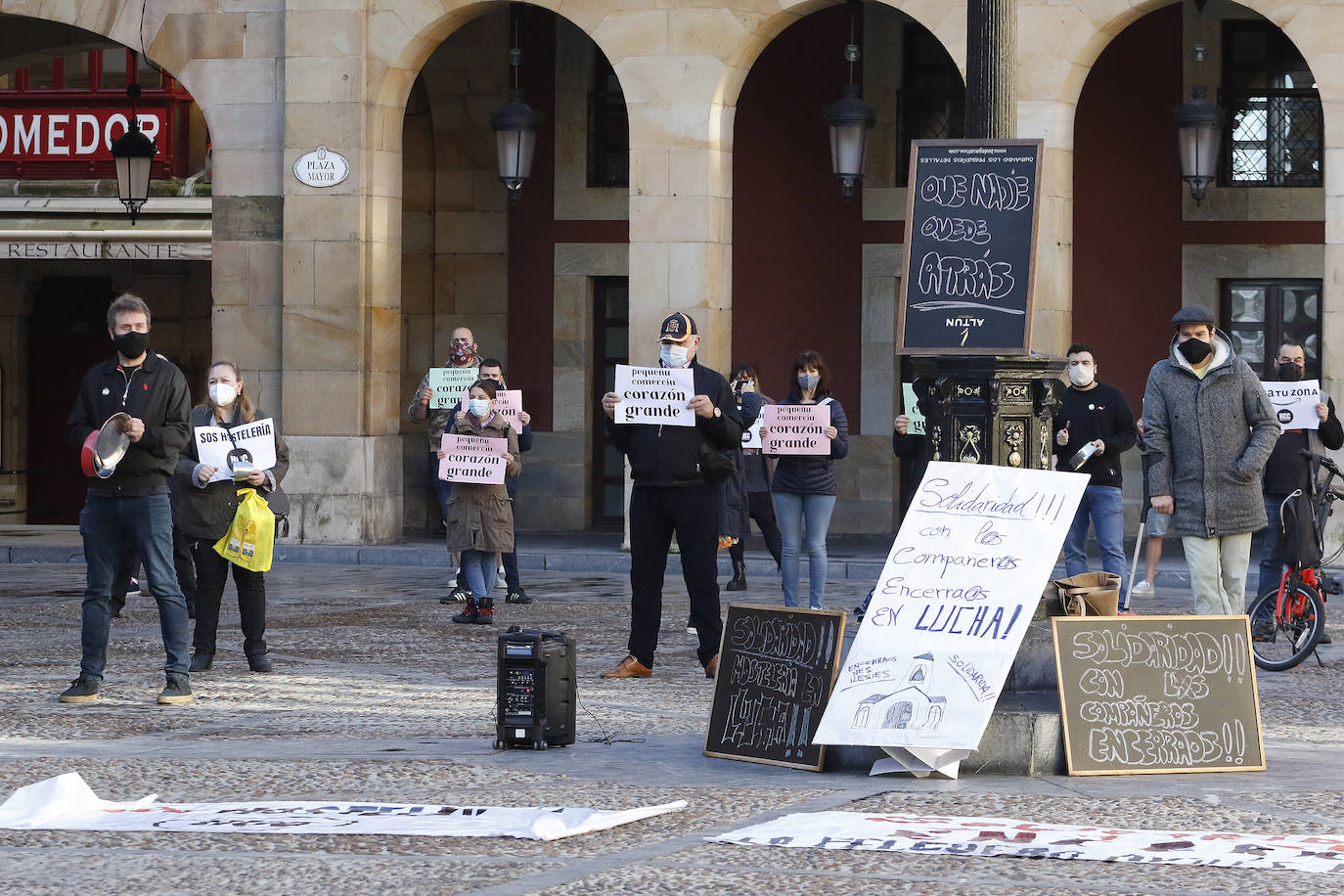 La 'cacerolada' de Hostelería con Conciencia ante la dramática situación por la que atraviesa el sector 