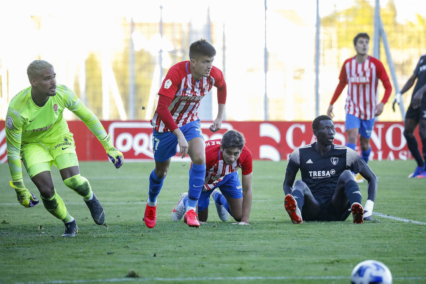 Fotos: Sporting B 1-1 Lealtad, en imágenes