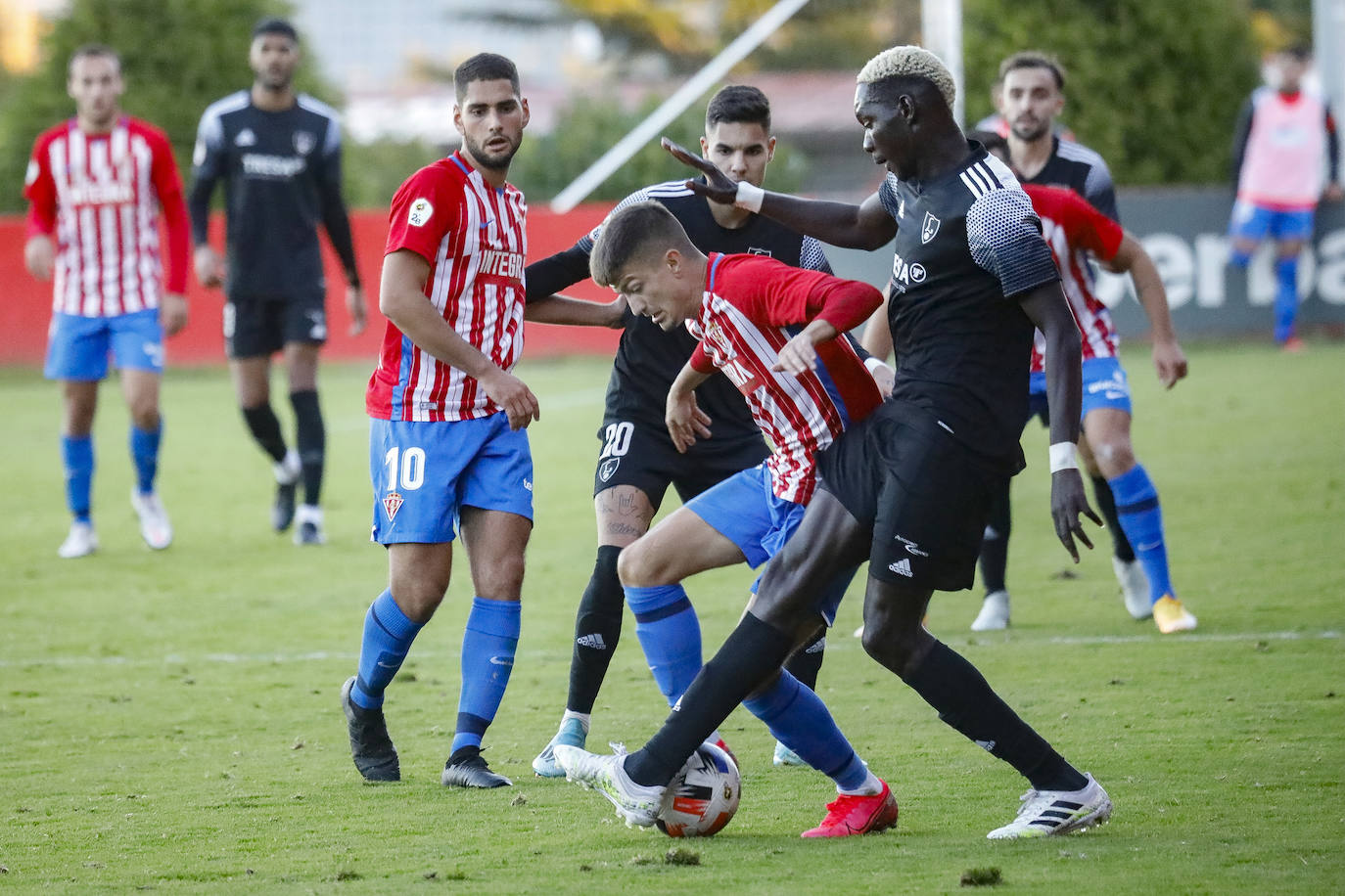 Fotos: Sporting B 1-1 Lealtad, en imágenes