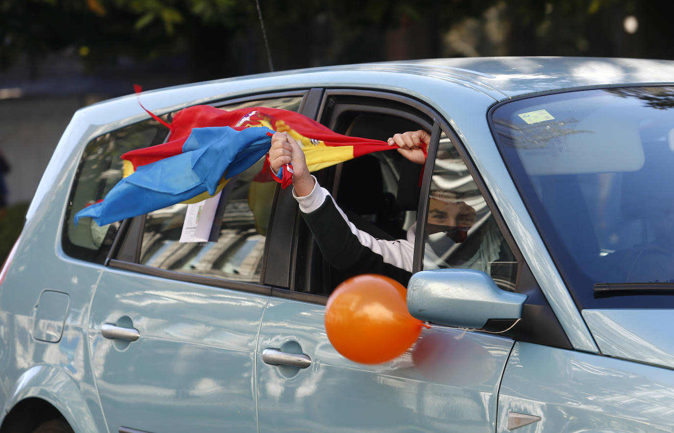 Protestan contra «el control político de la educación» y «los recortes en la libertad de enseñanza»