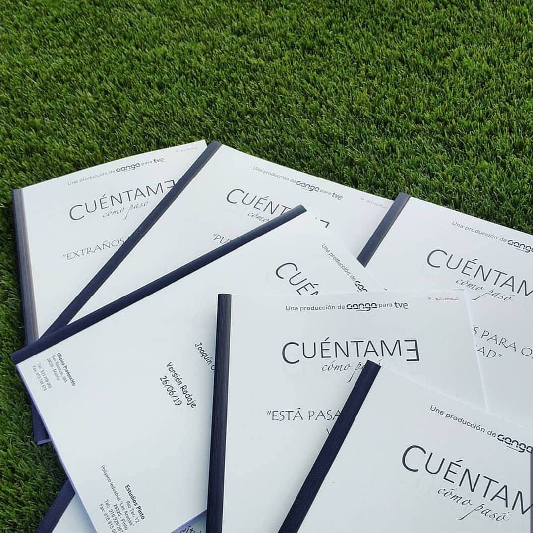 Ana Duato comparte una foto de los guiones de la pasada temporada de 'Cuéntame cómo pasó'.