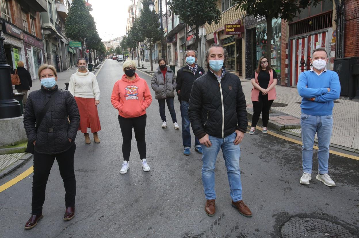 Silvia Romero, Natalia Izquierdo, Toñi Rodríguez, Noelia González, Jaime Guarda, Alberto García, Macarena Álvarez y Carlos de Prado. 