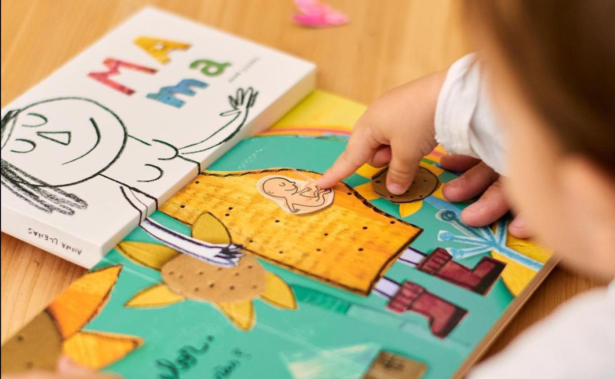 'Mamá' es el nuevo libro de Ana Llenas. 