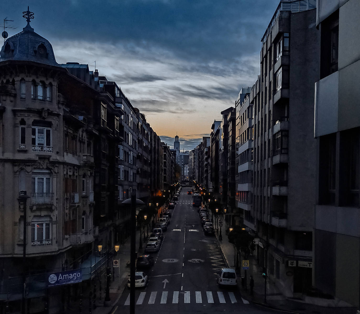 Estas cien imágenes son una selección de las fotografías captadas por los asturianos a lo largo de este año y que optaron a formar parte del calendario 'Escenas de Asturias', el concurso convocado por EL COMERCIO con el patrocinio del grupo El Gaitero. 